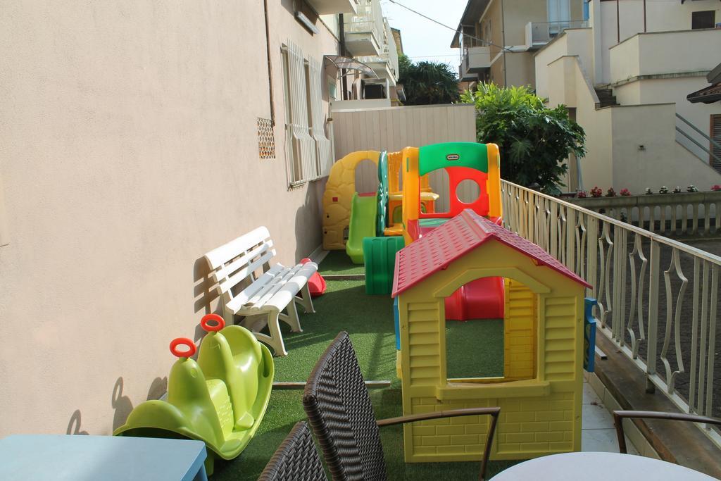 Hotel Sant'Elena Rimini Extérieur photo